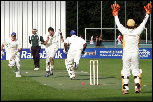 Cricketwedstrijd HCC - VRA, Den Haag